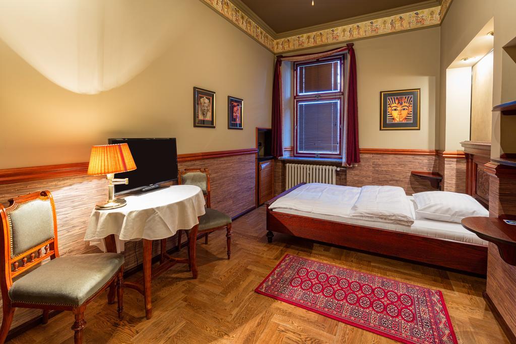 Continental Hotel