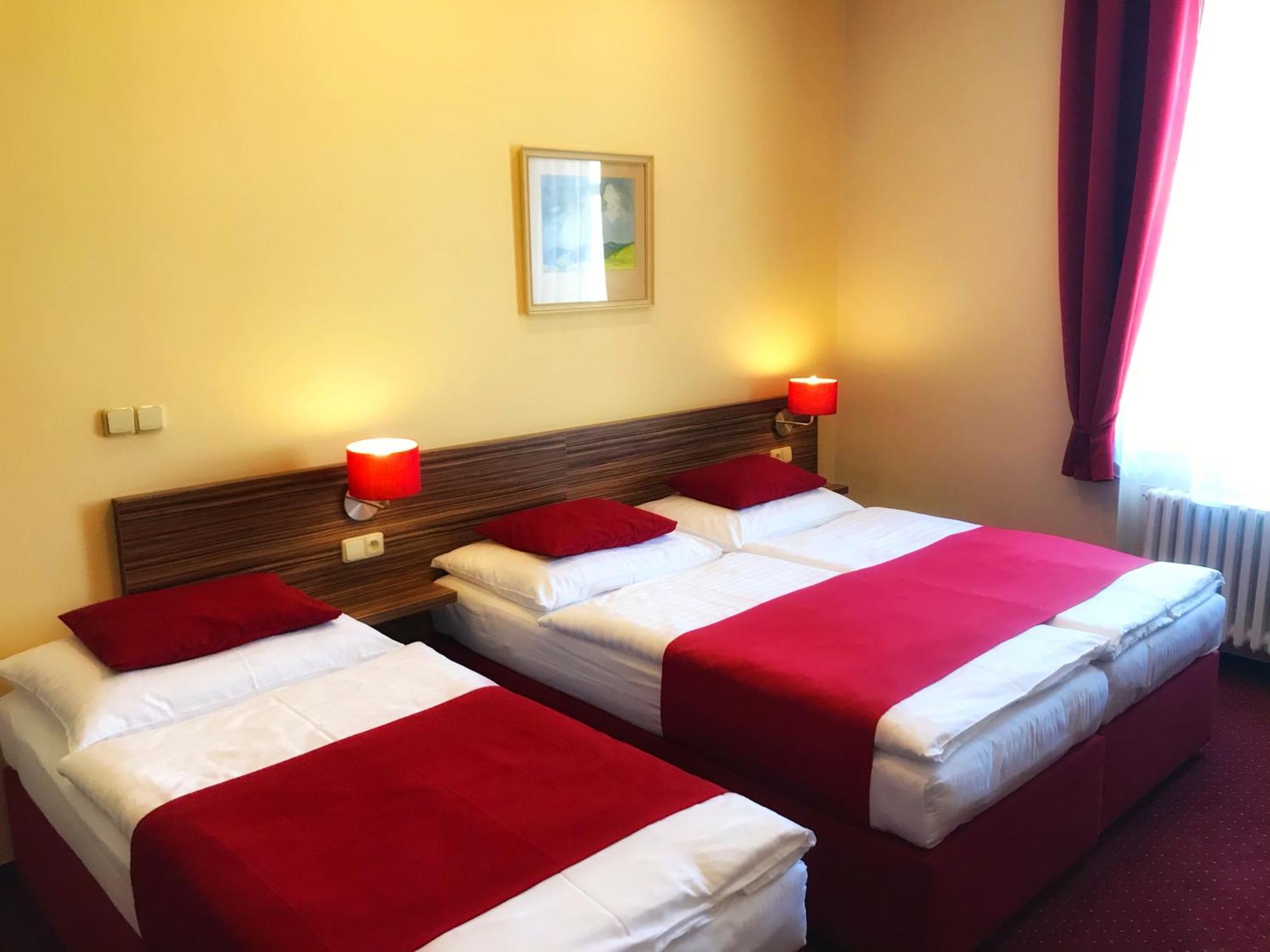Continental Hotel 3*