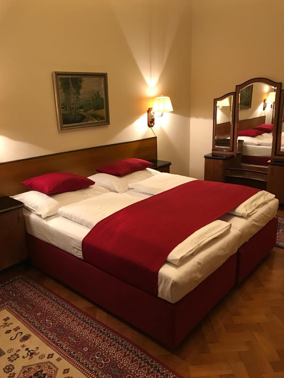 Continental 3*